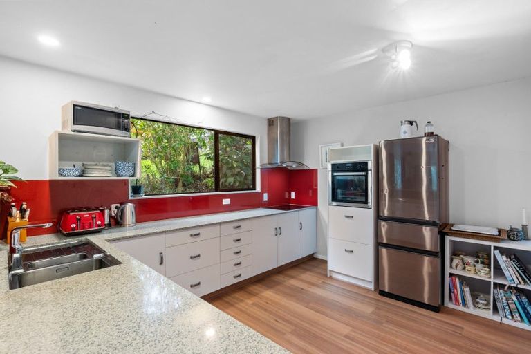 Photo of property in 34 Milton Terrace, Picton, 7220