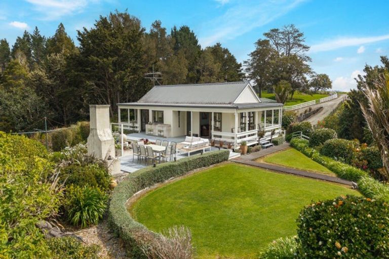 Photo of property in 167 Anderson Road, Helensville, 0875