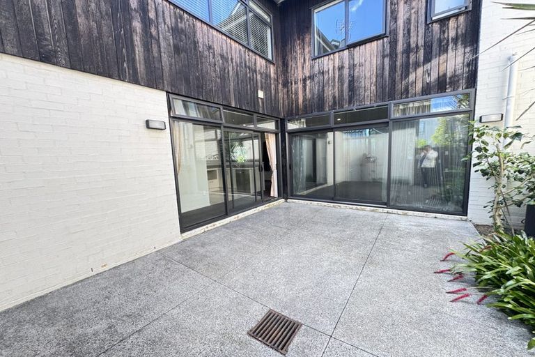 Photo of property in 70 Buckley Avenue, Hobsonville, Auckland, 0616