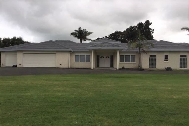 Photo of property in 154 Boord Crescent, Kumeu, 0891