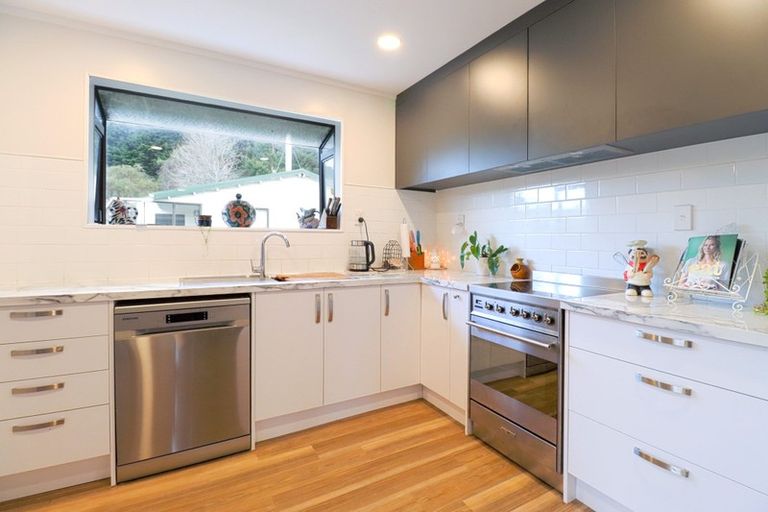 Photo of property in 9 Ration Lane, Whitby, Porirua, 5024