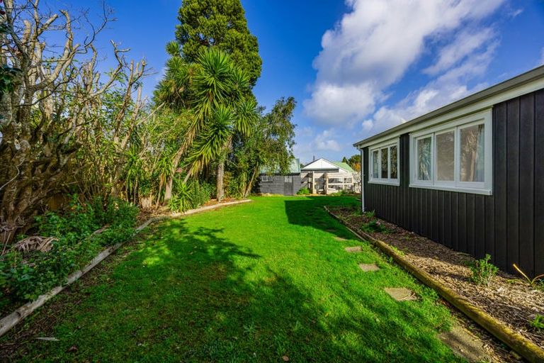 Photo of property in 35 Victoria Avenue, Waiuku, 2123