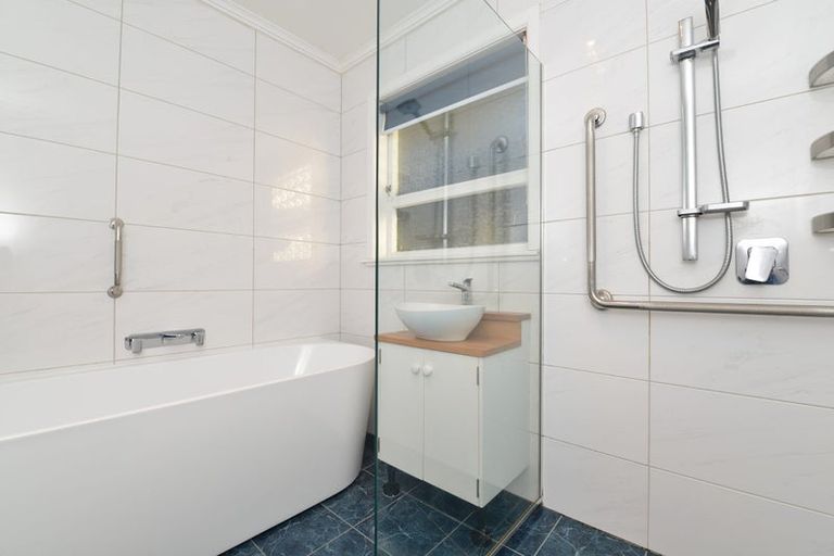 Photo of property in 4 Drake Street, Levin, 5510