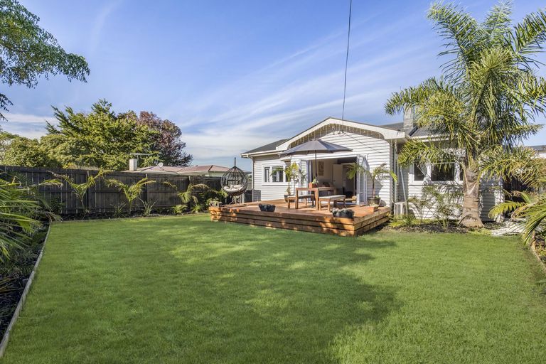 Photo of property in 96 Harris Street, Pukekohe, 2120