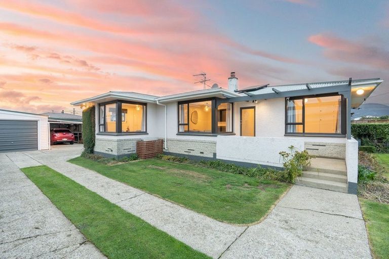 Photo of property in 16 Esk Place, Mosgiel, 9024