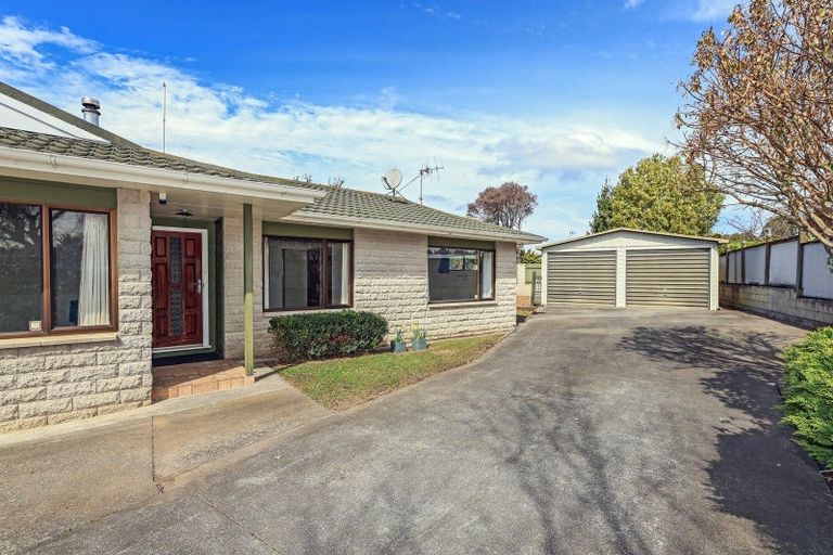 Photo of property in 14 Kaweka Place, Havelock North, 4130