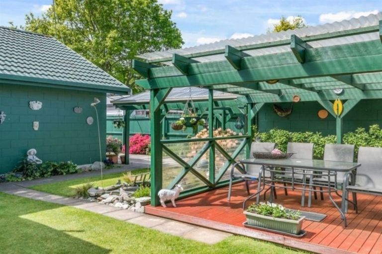 Photo of property in 10 Winslow Street, Burnside, Christchurch, 8053