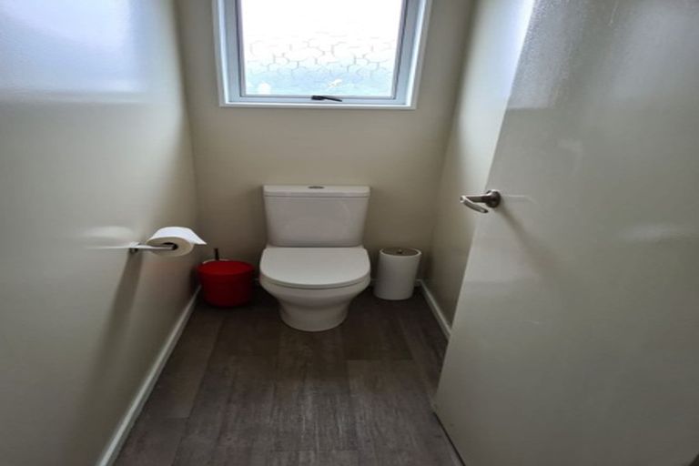 Photo of property in 17 Mckellar Place, Hornby, Christchurch, 8042