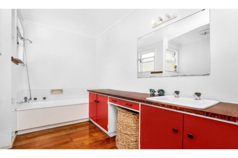 Photo of property in 7 Mail Avenue, Weymouth, Auckland, 2103