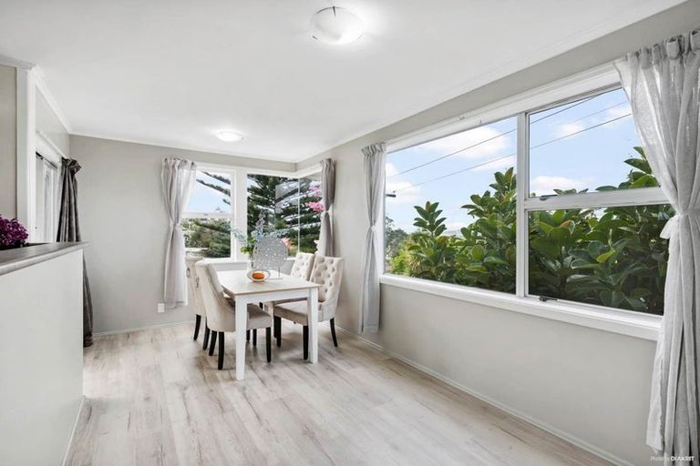 Photo of property in 12 Limmer Place, Browns Bay, Auckland, 0632