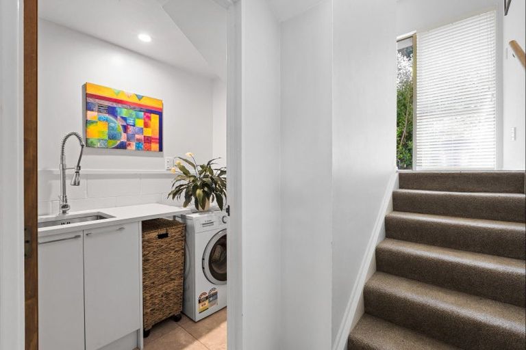 Photo of property in 4/96 William Bayes Place, Red Beach, 0932