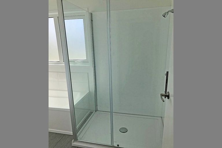 Photo of property in 1/18 Tironui Station Road East, Papakura, 2112