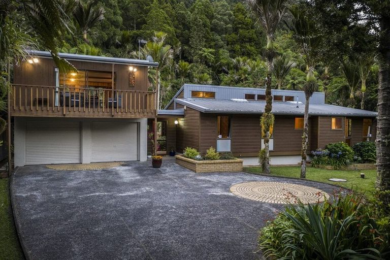 Photo of property in 63 Bush Road, Waiatarua, Auckland, 0604