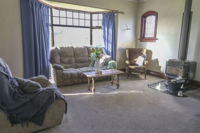 Photo of property in 283 Kaitangata Highway, Stirling, 9231