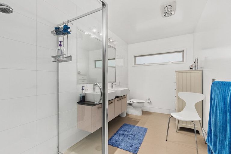 Photo of property in 6 Kensington Drive, Orewa, 0931