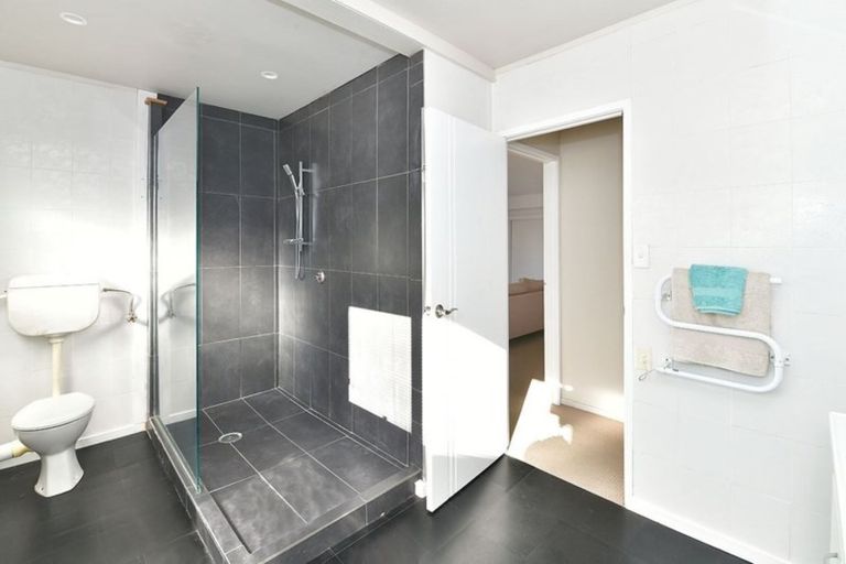 Photo of property in 3 Elgin Place, Red Beach, 0932