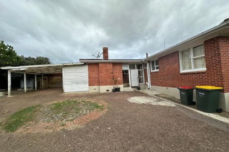 Photo of property in 1/204 Edmonton Road, Te Atatu South, Auckland, 0610