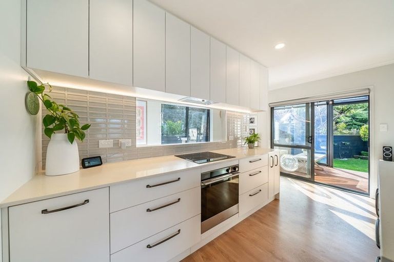 Photo of property in 23 Percy Kinsman Crescent, Riverstone Terraces, Upper Hutt, 5018