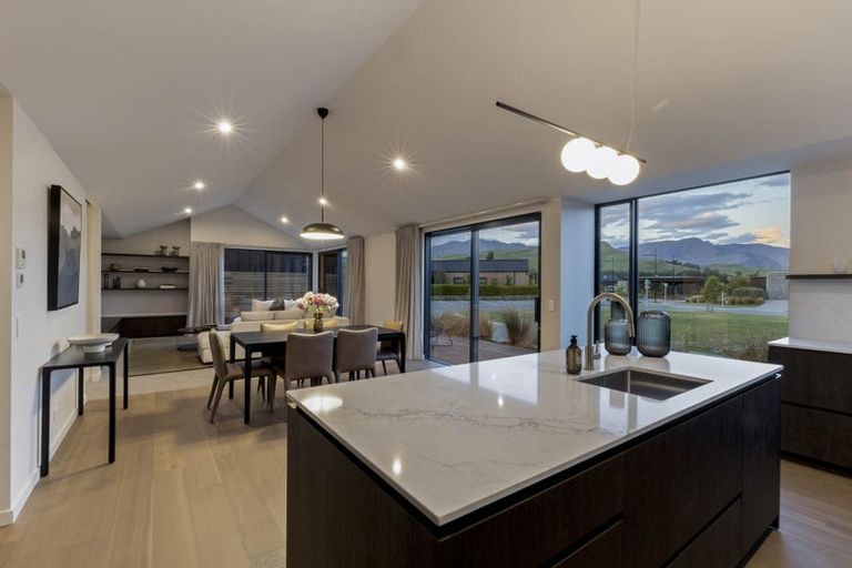 Photo of property in 6 Carrick Lane, Lake Hayes, Queenstown, 9304