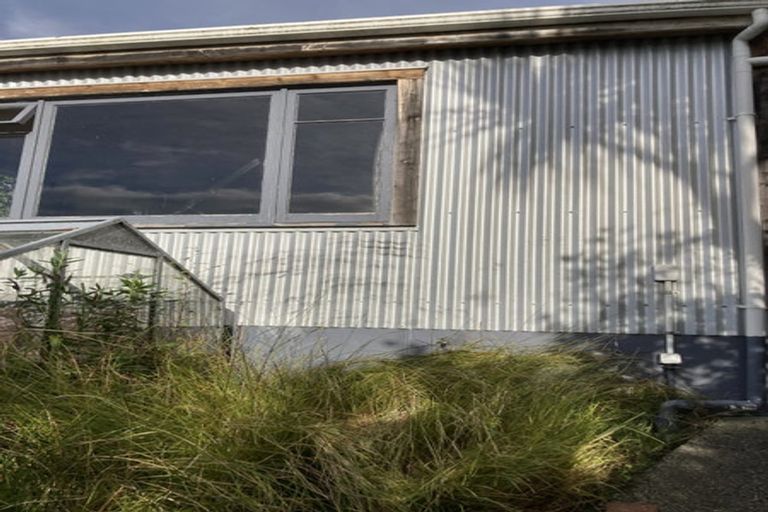 Photo of property in 38 Marine Parade, Macandrew Bay, Dunedin, 9014