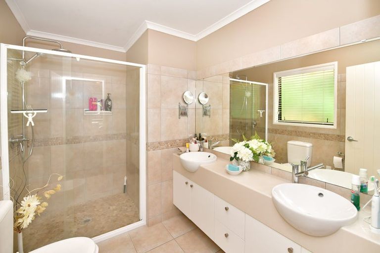 Photo of property in 8a Astrolabe Place, Gulf Harbour, Whangaparaoa, 0930