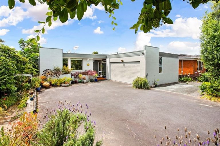 Photo of property in 45 Te Atatu Road, Te Atatu South, Auckland, 0610