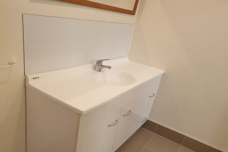 Photo of property in 117a Kia Ora Road, Beach Haven, Auckland, 0626