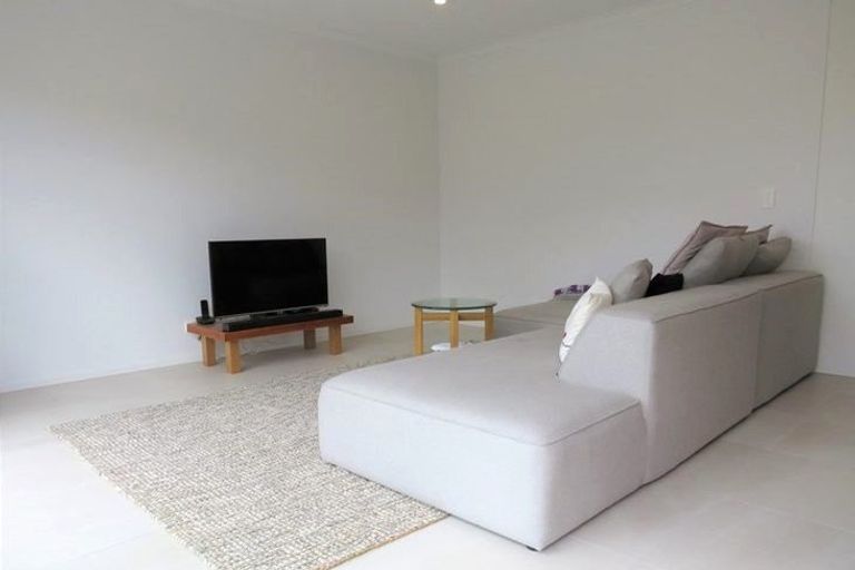 Photo of property in 20 Gilbert Hall Way, Swanson, Auckland, 0614