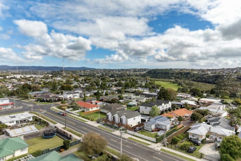 Photo of property in 77 Matipo Road, Te Atatu Peninsula, Auckland, 0610