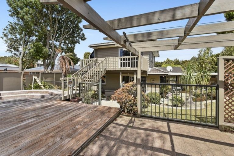 Photo of property in 11 Freshney Place, Hillpark, Auckland, 2102