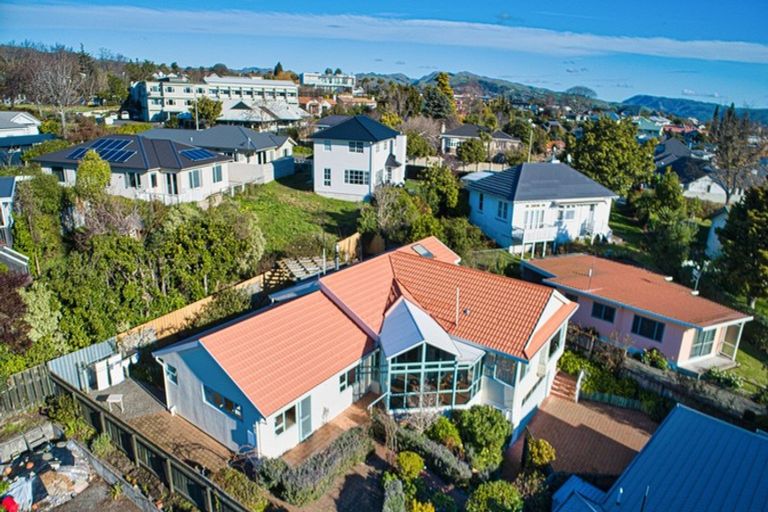 Photo of property in 3/42 Campbell Street, Havelock North, 4130