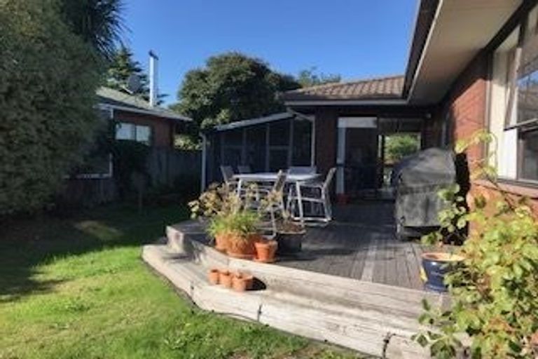 Photo of property in 93 Royal Park Drive, Parklands, Christchurch, 8083
