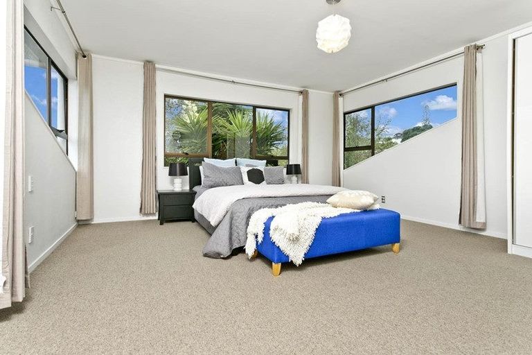 Photo of property in 57 Newhaven Terrace, Mairangi Bay, Auckland, 0630