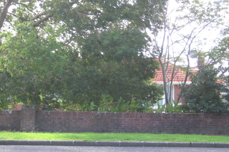 Photo of property in 26 Larnoch Road, Henderson, Auckland, 0610