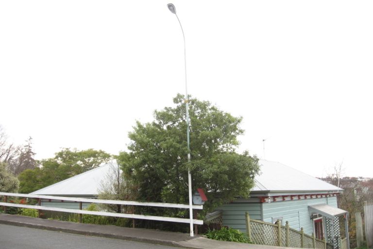 Photo of property in 19 Colenso Avenue, Hospital Hill, Napier, 4110