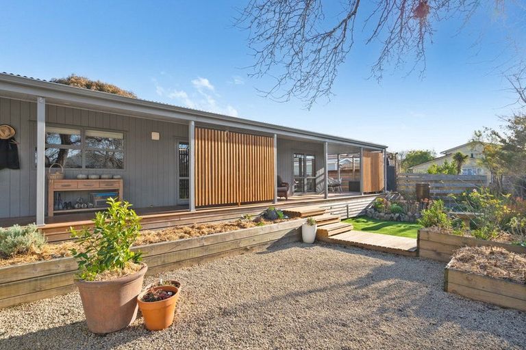 Photo of property in 79 Regent Street, Martinborough, 5711