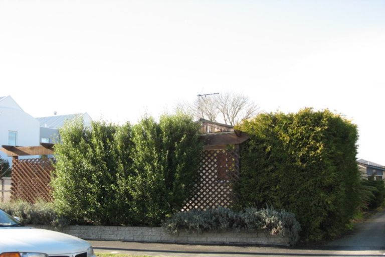 Photo of property in 2/20 Stoneyhurst Street, St Albans, Christchurch, 8014