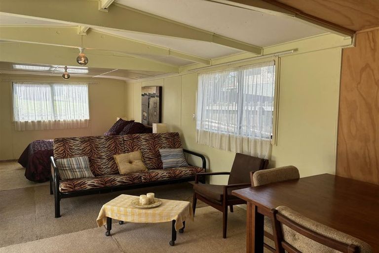 Photo of property in 98 Pukehina Parade, Pukehina, 3189