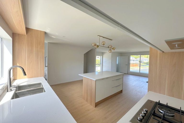 Photo of property in 15c Blenheim Street, Glenfield, Auckland, 0629