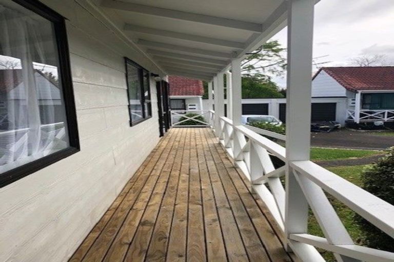 Photo of property in 1/18 Waiari Road, Conifer Grove, Takanini, 2112