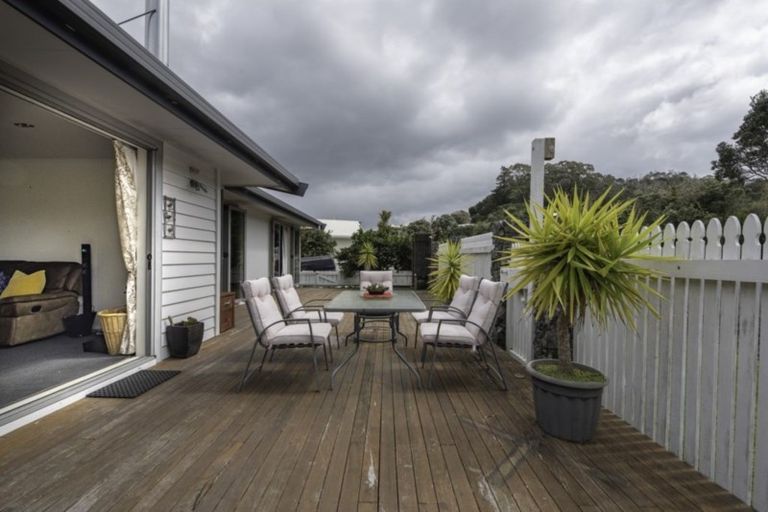 Photo of property in 1 Long Beach Road, Russell, 0202