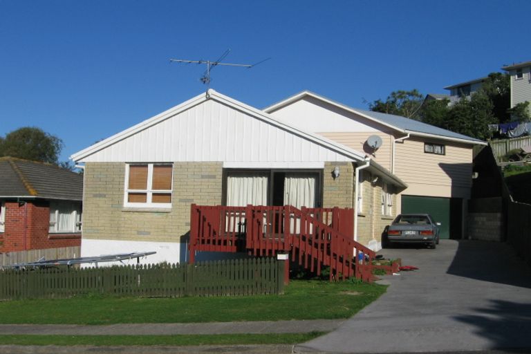 Photo of property in 17 Mahinawa Street, Takapuwahia, Porirua, 5022