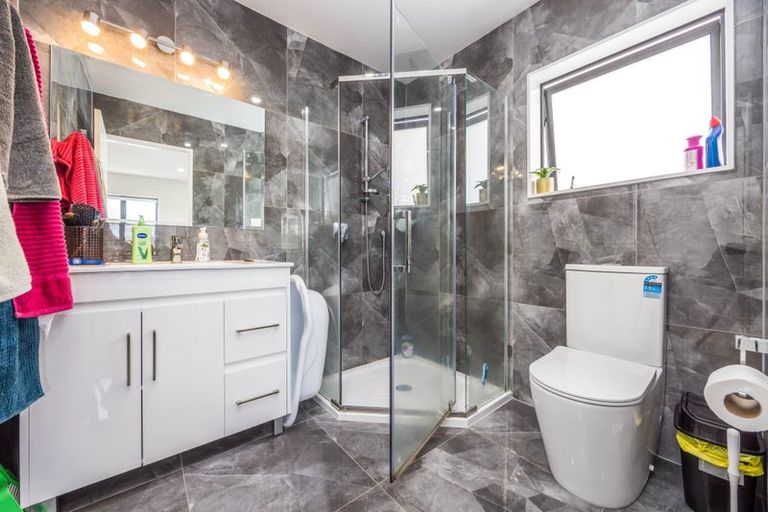 Photo of property in 33a Clendon Avenue, Papatoetoe, Auckland, 2025