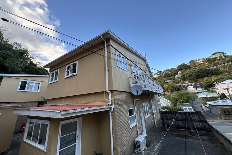 Photo of property in 142 Aro Street, Aro Valley, Wellington, 6021