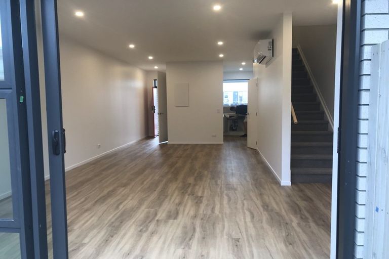 Photo of property in 33 Peihana Road, Hobsonville, Auckland, 0616