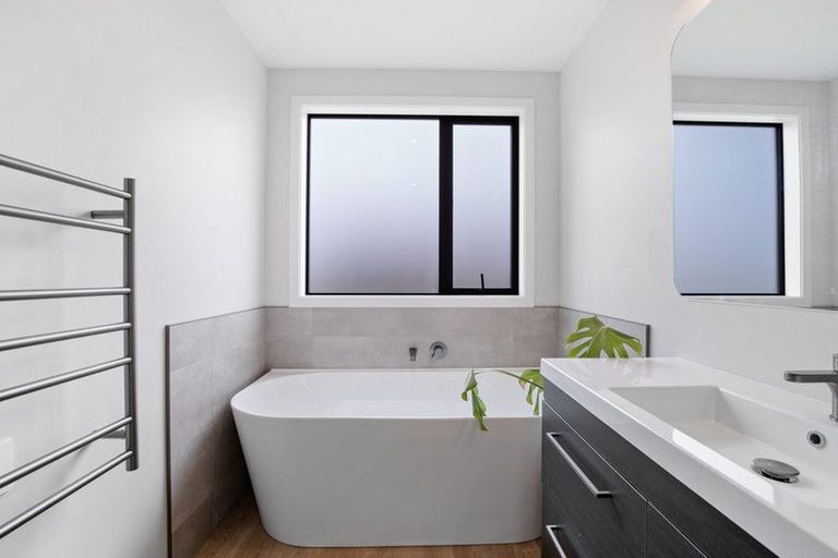 Photo of property in Northlake, 8 Linnburn Road, Wanaka, 9305