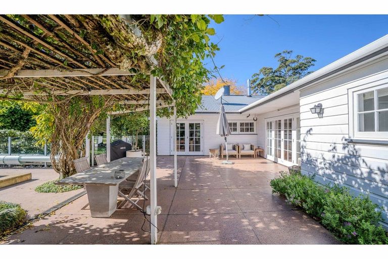 Photo of property in 37 Riverview Road, Kerikeri, 0230