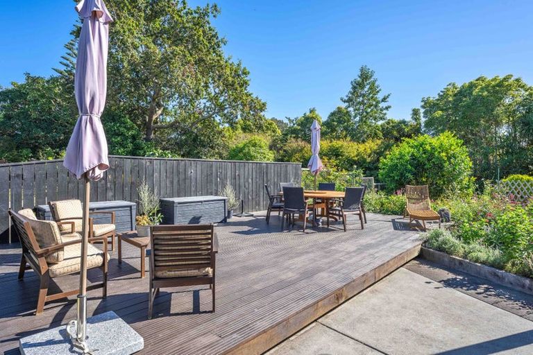 Photo of property in 6 Anzac Road, Otaki, 5512