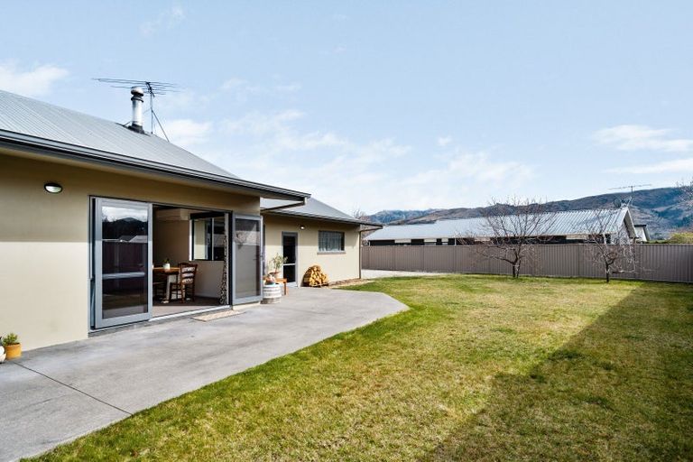 Photo of property in 6 Farrier Court, Cromwell, 9310