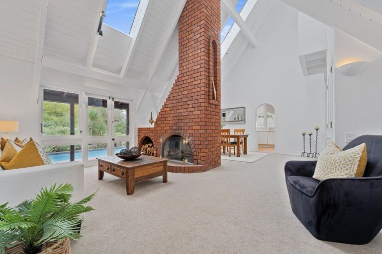 Photo of property in 94 Kowhai Road, Campbells Bay, Auckland, 0630